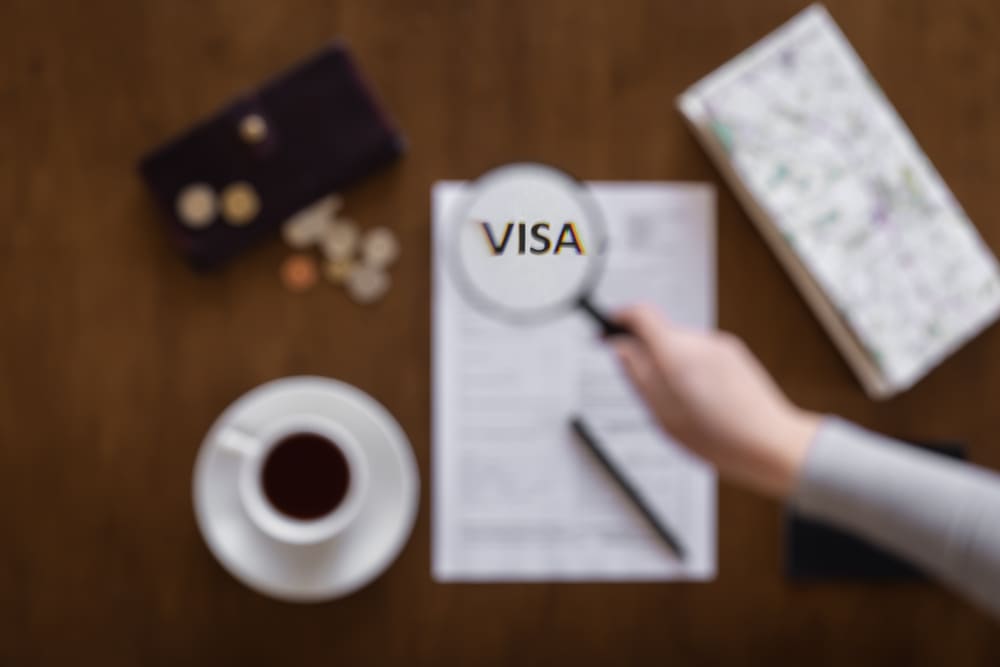 Cómo gestionar visas y permisos de viaje