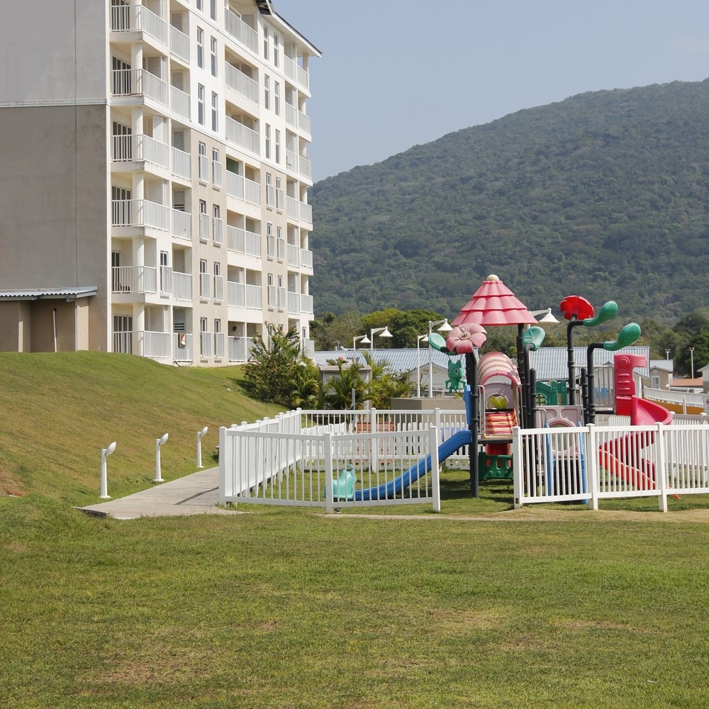 Proyecto inmobiliario moderno Playa Dorada 14