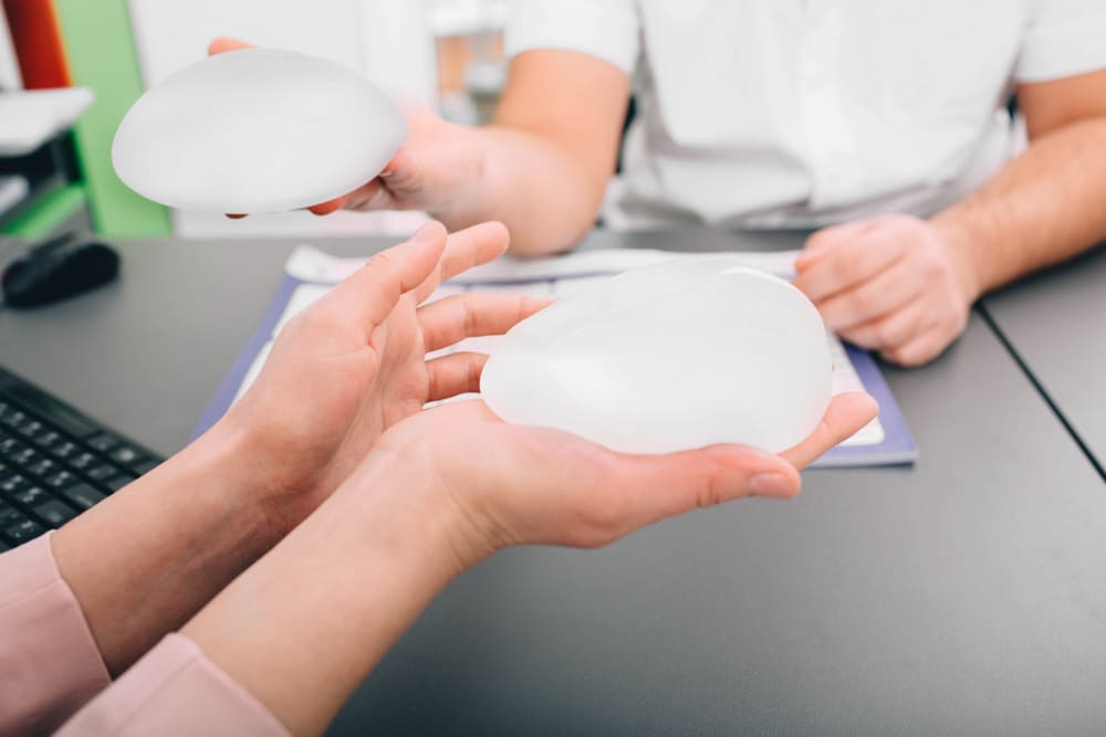 Operación de senos en Colombia