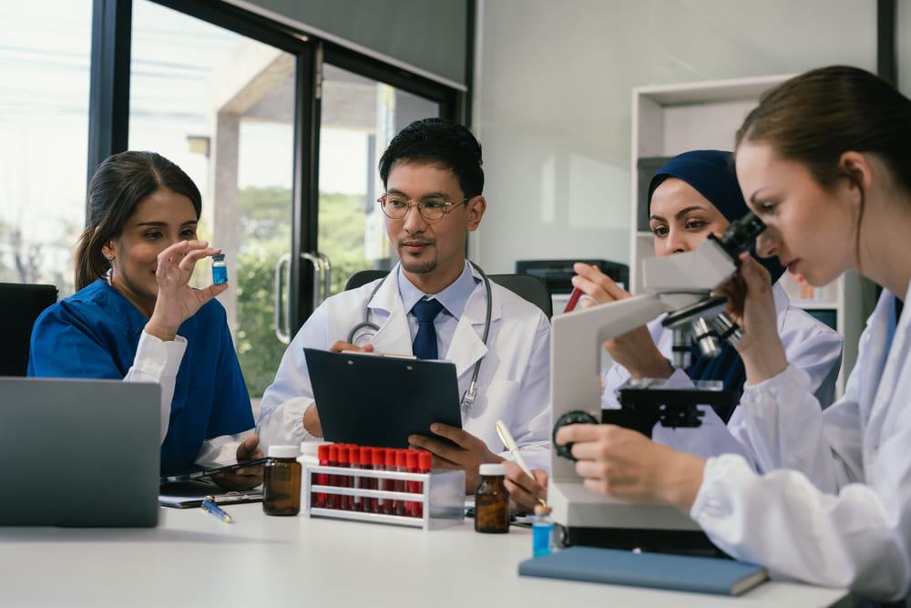 Análisis seguros en laboratorio clínico en Guatemala