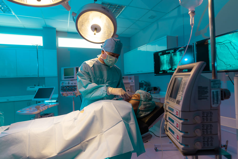 Reducción de mora quirúrgica avanza con contratación de servicios en centros médicos privados